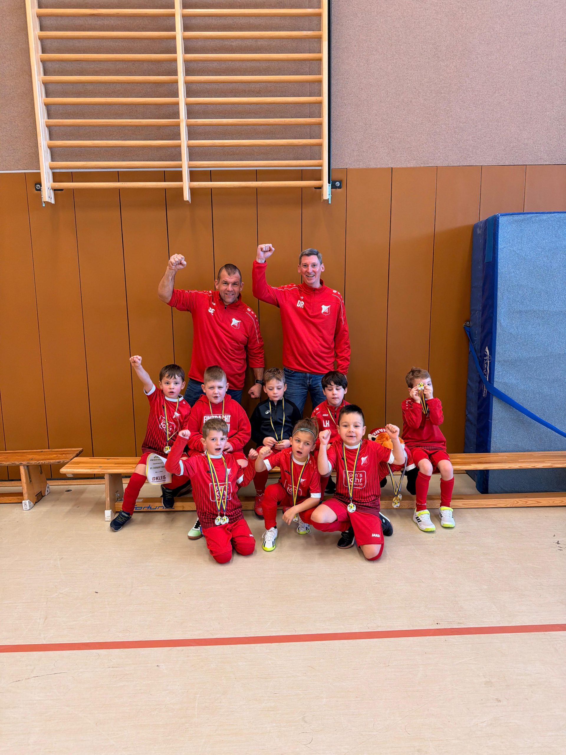 Zweites Turnier, zweites mal ohne Gegentor, zweiter Turniersieg!!!Wardener Füchse 2019er (U7) Turniersieger beim Kleis Junior Hallencup der SG Stolberg!
