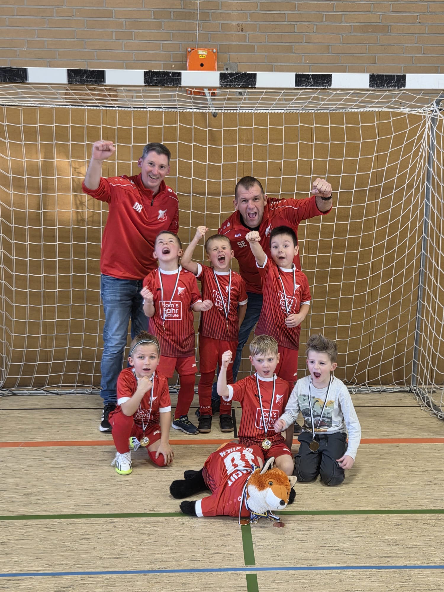 Wardener Füchse 2019er (U7) holen tollen 2. Platz beim Hallencup des SC Amictia Schleiden!