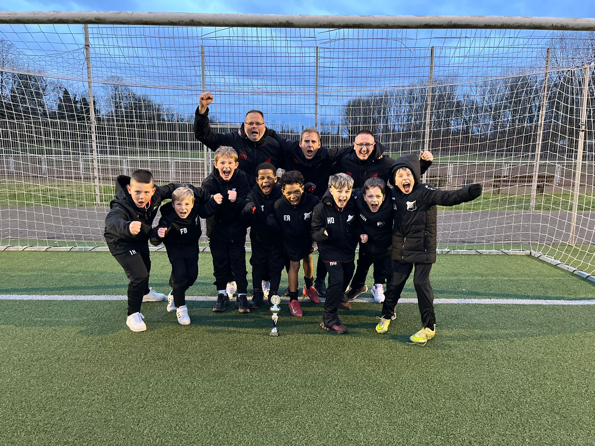 3. Platz in Duisburg – Unsere U10-1 spielt beim überregionalem Turnier stark auf.