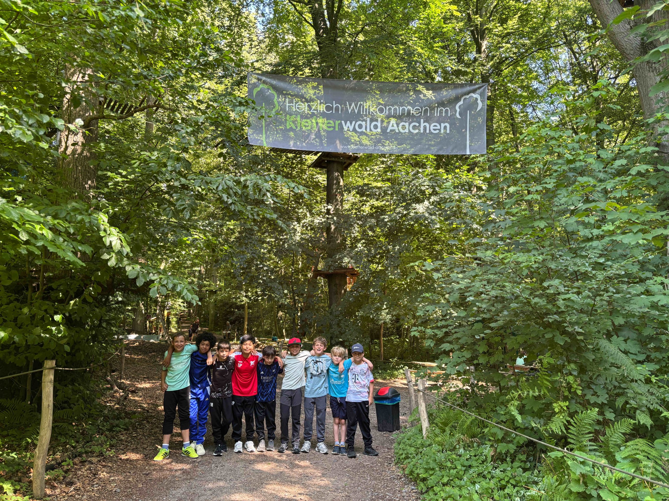 U10-2 löst Geschenk im Kletterwald Aachen ein